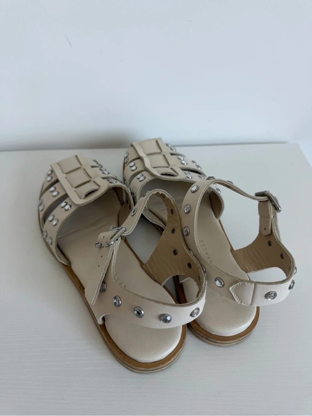 Freda Salvador 10 Sera Fisherman Sandals White Gem Embellishments - Picture 9 of 13